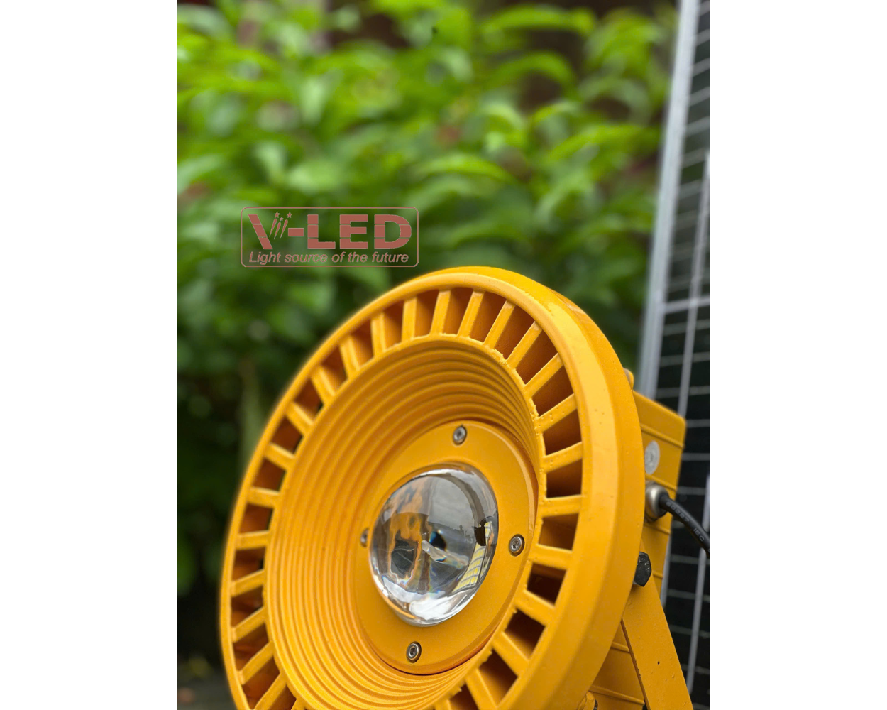 Đèn pha năng lượng mặt trời chống nổ UFO 50W V-LED - Ảnh 13
