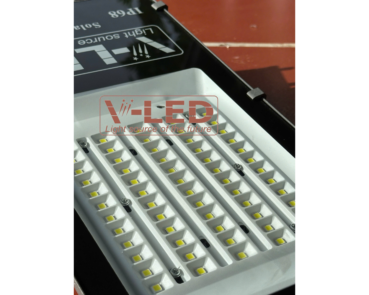 Đèn bàn chải năng lượng mặt trời V-LED 400W - Ảnh 9