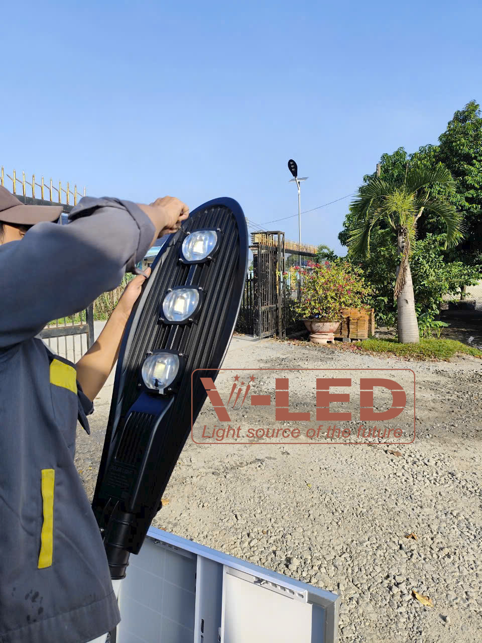 Đèn đường lá NLMT V-Led cao cấp Philips 150W - Ảnh 3